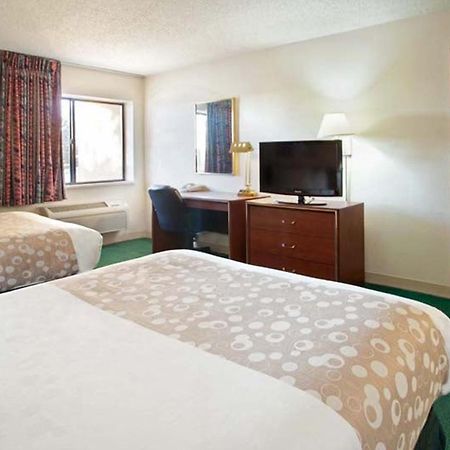 Norwood Inn & Suites Indianapolis East Post Drive Indianápolis Exterior foto